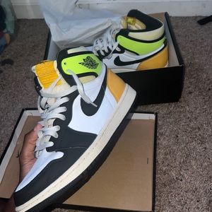 Jordan volt gold 1's tried on but never worn